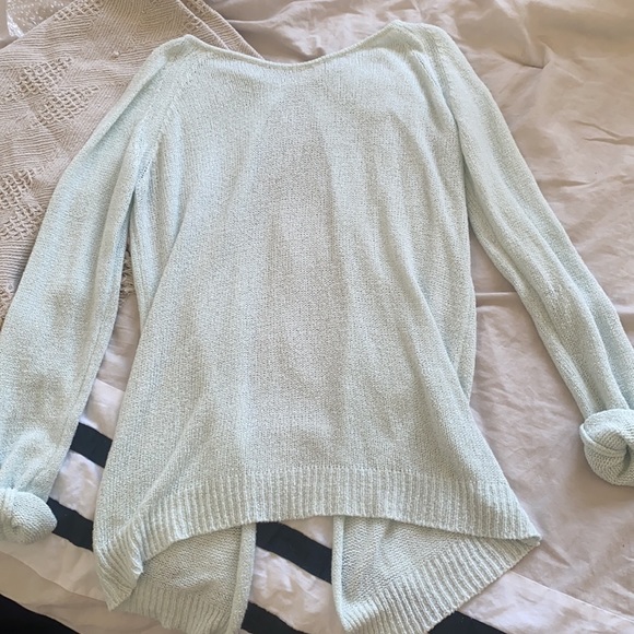 Brandy Melville Open Back Long Sleeve - Picture 4 of 4